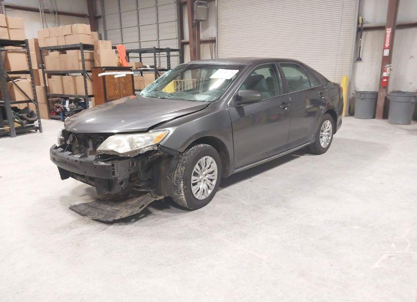 Photo 2 of 2013 Toyota Camry LE (VIN 4T1BF1FK9DU682599)