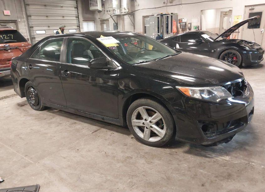 2013 Toyota Camry SE (VIN 4T1BF1FK9DU703516) main photo