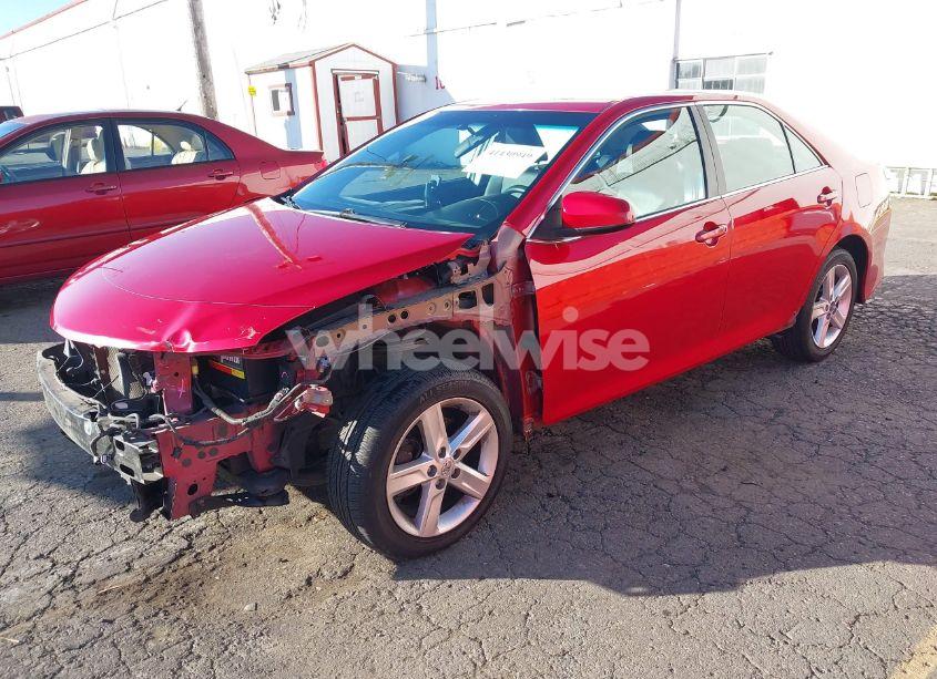 Photo 2 of 2013 Toyota Camry SE (VIN 4T1BF1FK9DU711860)