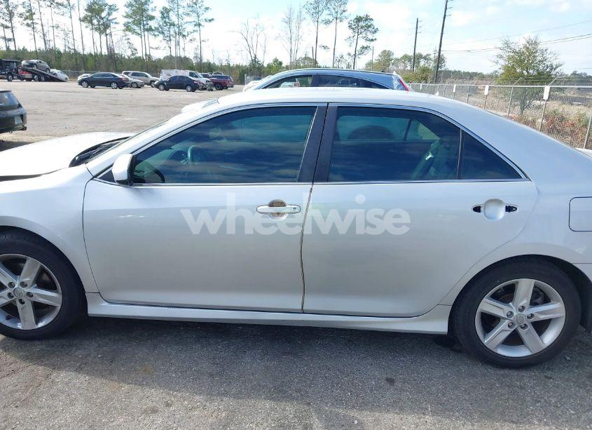 Photo 14 of 2013 Toyota Camry SE (VIN 4T1BF1FK9DU715911)