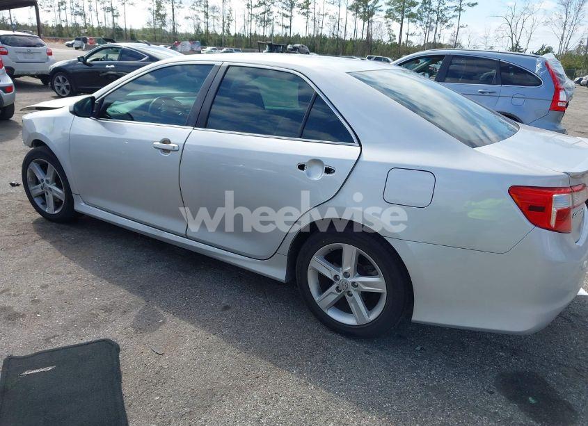 Photo 3 of 2013 Toyota Camry SE (VIN 4T1BF1FK9DU715911)