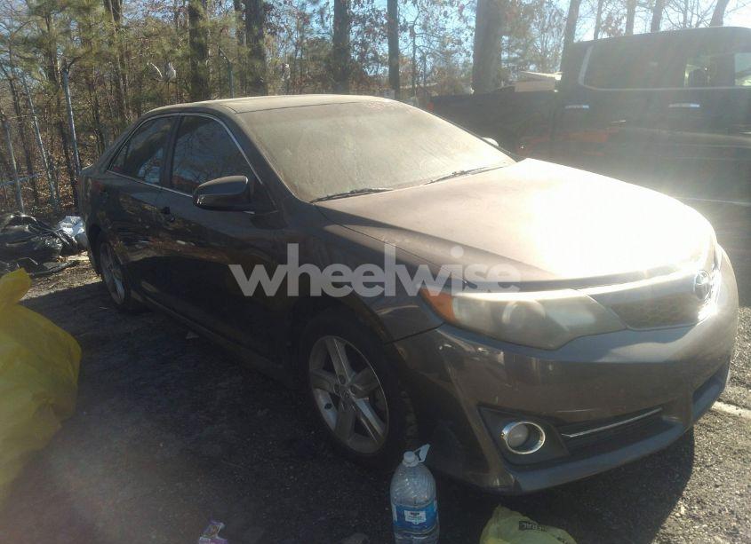 Photo 12 of 2014 Toyota Camry SE (VIN 4T1BF1FK9EU301108)