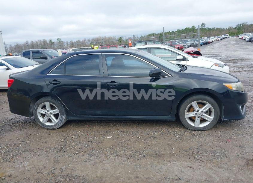 Photo 13 of 2014 Toyota Camry SE (VIN 4T1BF1FK9EU309791)