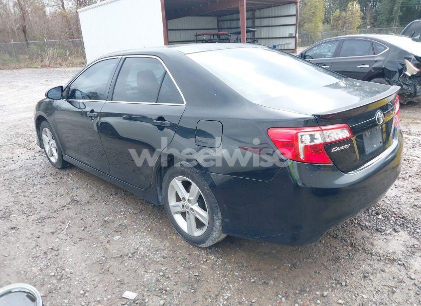 Photo 3 of 2014 Toyota Camry SE (VIN 4T1BF1FK9EU309791)