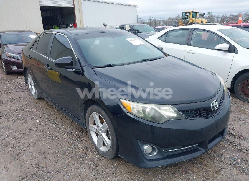 Photo 6 of 2014 Toyota Camry SE (VIN 4T1BF1FK9EU309791)