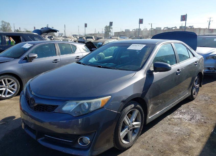 Photo 14 of 2014 Toyota Camry SE (VIN 4T1BF1FK9EU325683)