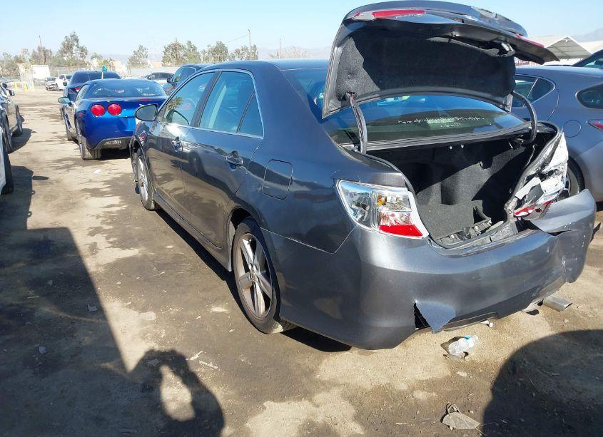 Photo 3 of 2014 Toyota Camry SE (VIN 4T1BF1FK9EU325683)