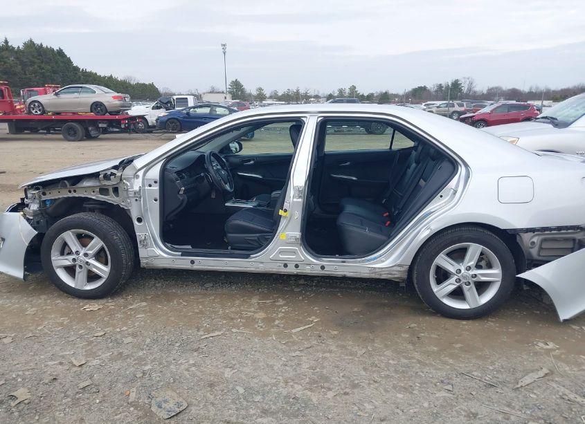 Photo 15 of 2014 Toyota Camry SE (VIN 4T1BF1FK9EU330494)