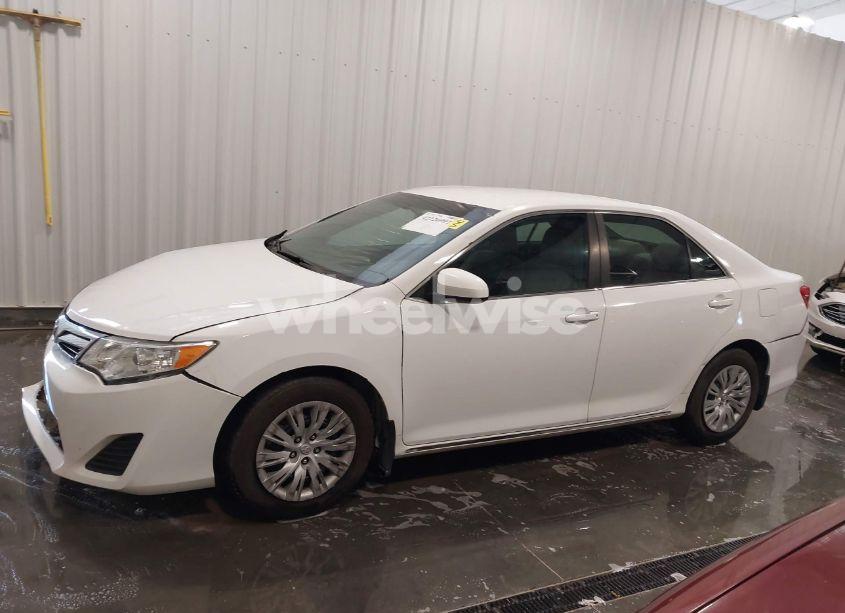 Photo 15 of 2014 Toyota Camry LE (VIN 4T1BF1FK9EU333315)