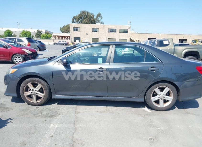 Photo 14 of 2014 Toyota Camry SE (VIN 4T1BF1FK9EU344301)