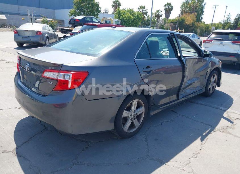 Photo 4 of 2014 Toyota Camry SE (VIN 4T1BF1FK9EU344301)
