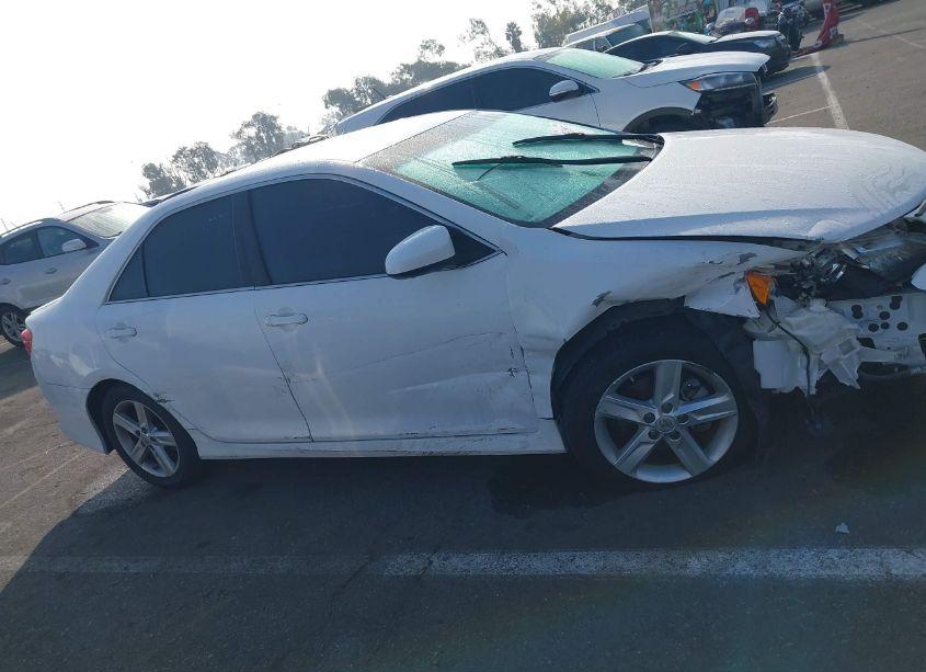 Photo 12 of 2014 Toyota Camry SE (VIN 4T1BF1FK9EU380246)