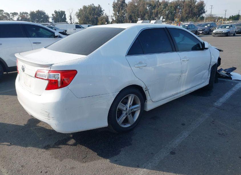 Photo 4 of 2014 Toyota Camry SE (VIN 4T1BF1FK9EU380246)