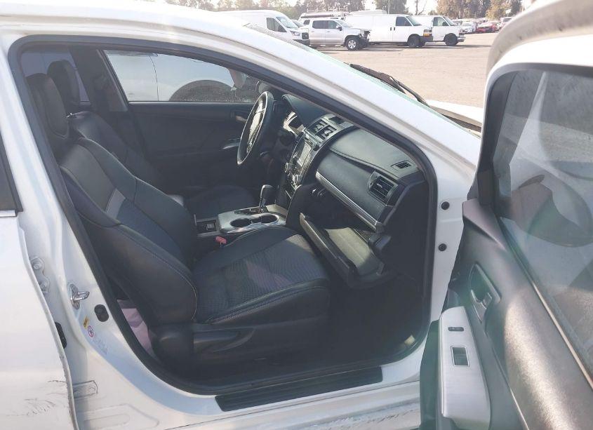 Photo 5 of 2014 Toyota Camry SE (VIN 4T1BF1FK9EU380246)