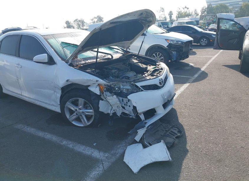 Photo 6 of 2014 Toyota Camry SE (VIN 4T1BF1FK9EU380246)