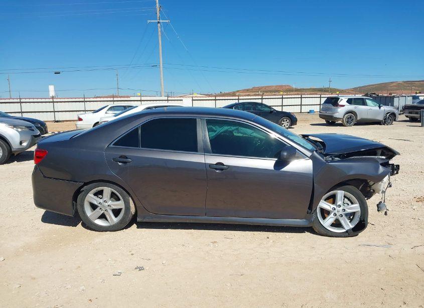 Photo 14 of 2014 Toyota Camry SE (VIN 4T1BF1FK9EU382496)