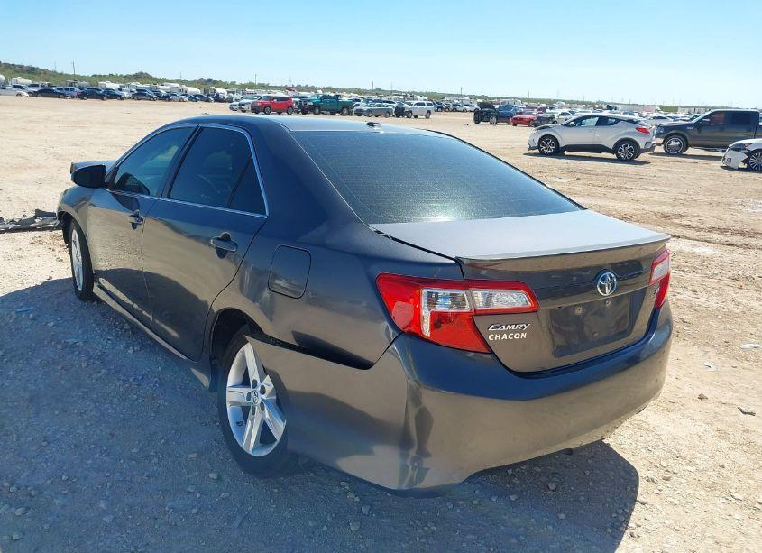 Photo 3 of 2014 Toyota Camry SE (VIN 4T1BF1FK9EU382496)