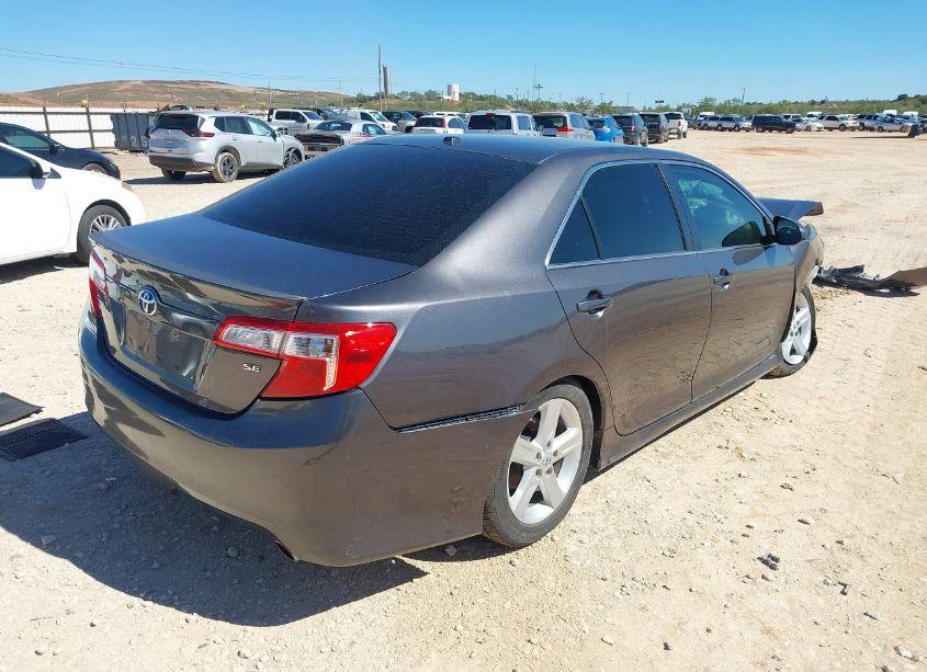 Photo 4 of 2014 Toyota Camry SE (VIN 4T1BF1FK9EU382496)