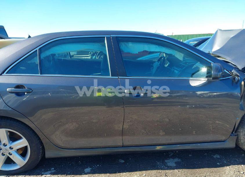 Photo 14 of 2014 Toyota Camry SE (VIN 4T1BF1FK9EU387262)