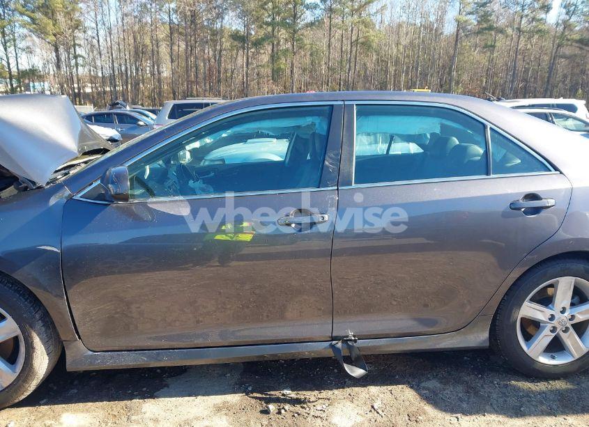 Photo 15 of 2014 Toyota Camry SE (VIN 4T1BF1FK9EU387262)