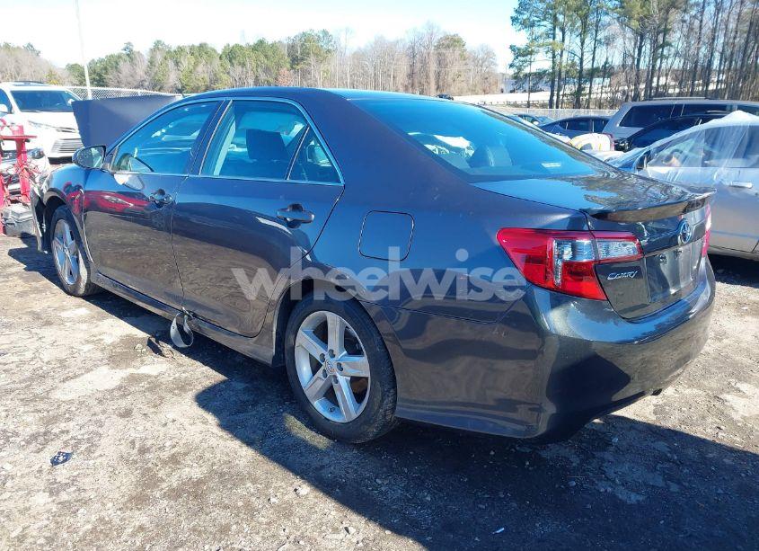 Photo 3 of 2014 Toyota Camry SE (VIN 4T1BF1FK9EU387262)