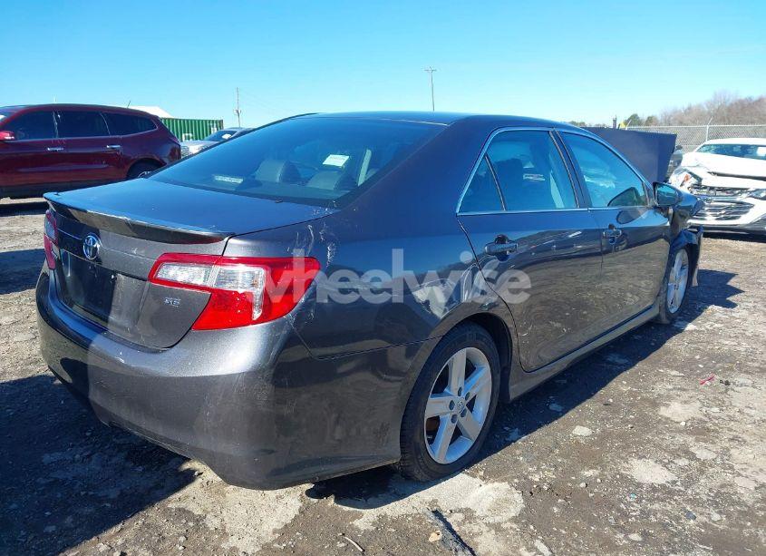 Photo 4 of 2014 Toyota Camry SE (VIN 4T1BF1FK9EU387262)