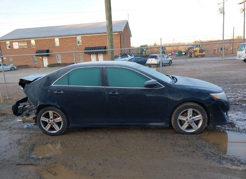 Photo 13 of 2014 Toyota Camry SE (VIN 4T1BF1FK9EU397967)