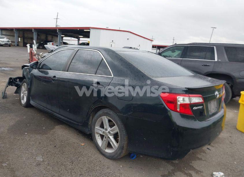 Photo 3 of 2014 Toyota Camry SE (VIN 4T1BF1FK9EU399878)
