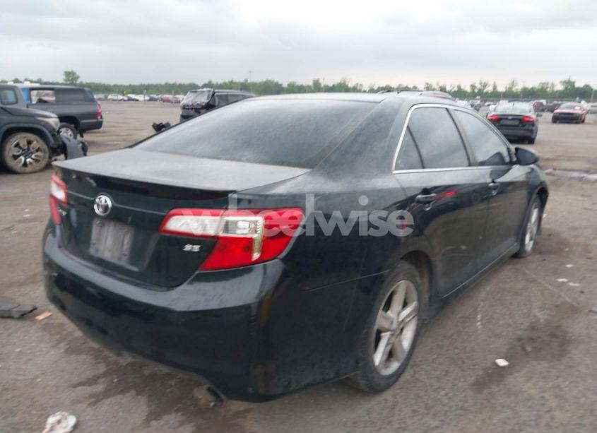 Photo 4 of 2014 Toyota Camry SE (VIN 4T1BF1FK9EU399878)