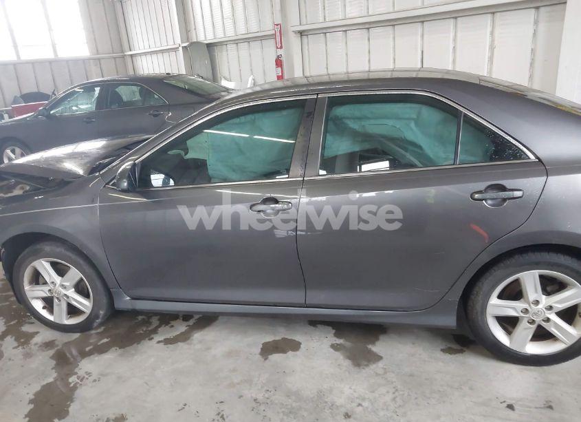 Photo 15 of 2014 Toyota Camry SE (VIN 4T1BF1FK9EU402889)