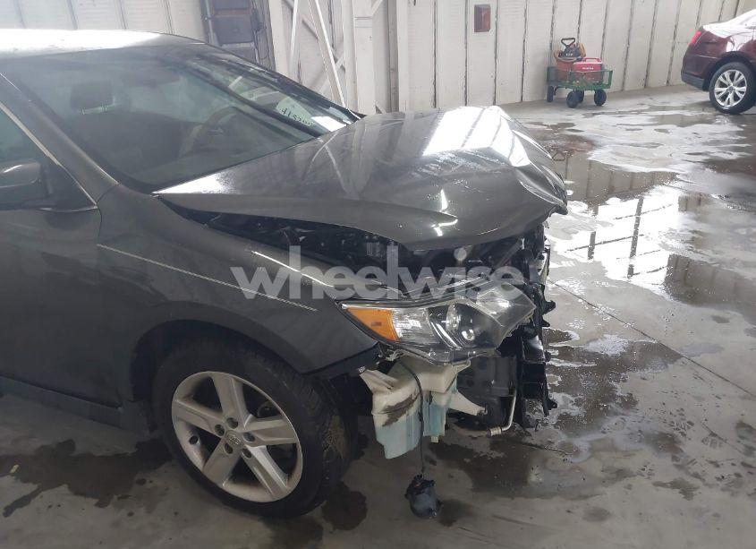 Photo 18 of 2014 Toyota Camry SE (VIN 4T1BF1FK9EU402889)