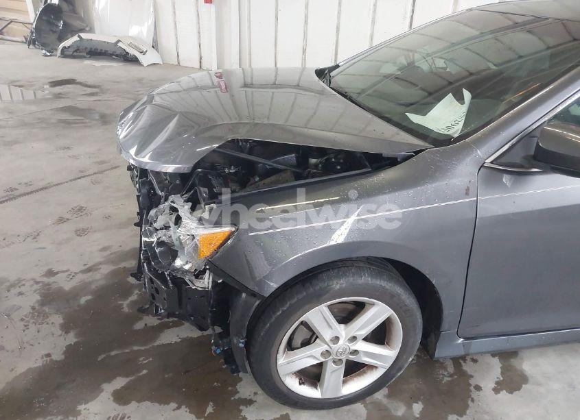 Photo 19 of 2014 Toyota Camry SE (VIN 4T1BF1FK9EU402889)