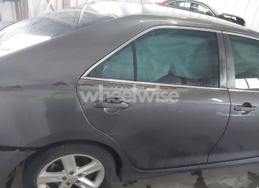 Photo 21 of 2014 Toyota Camry SE (VIN 4T1BF1FK9EU402889)