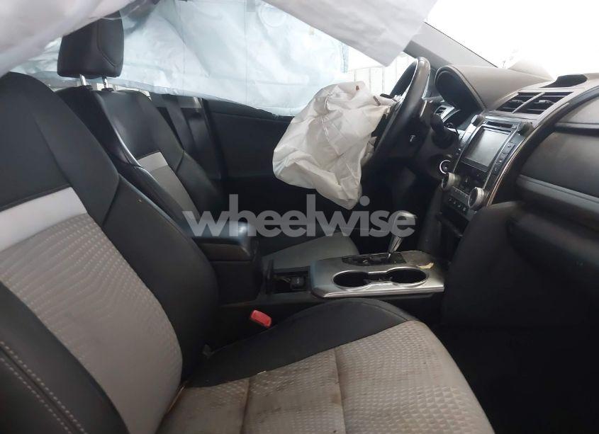 Photo 5 of 2014 Toyota Camry SE (VIN 4T1BF1FK9EU402889)