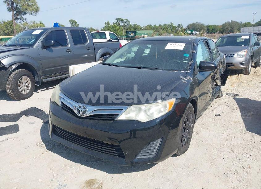 Photo 2 of 2014 Toyota Camry LE (VIN 4T1BF1FK9EU408305)