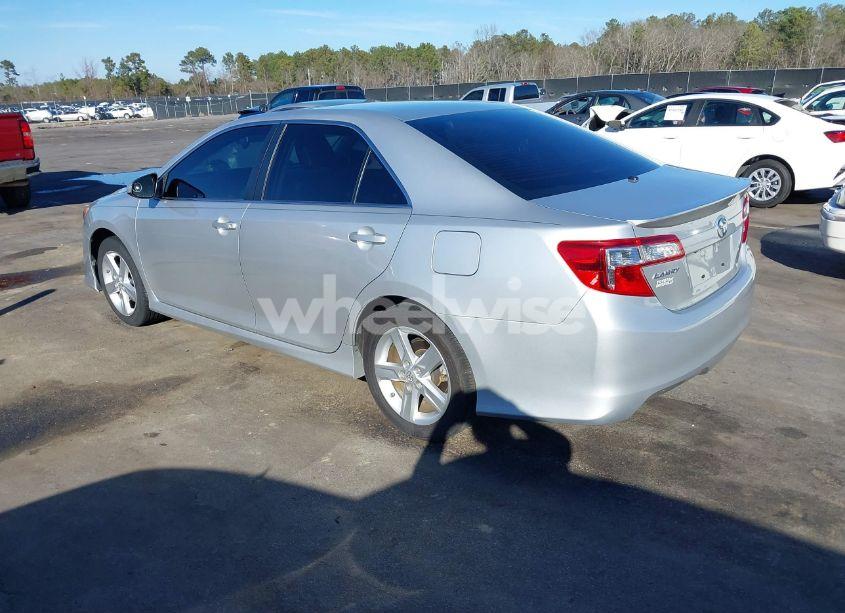 Photo 3 of 2014 Toyota Camry SE (VIN 4T1BF1FK9EU411320)