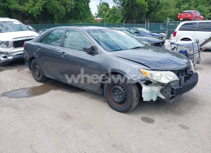 2014 Toyota Camry L/LE/SE/SE SPORT/XLE (VIN 4T1BF1FK9EU434595) main photo
