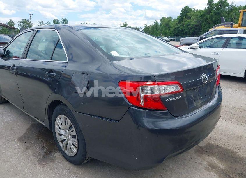 Photo 19 of 2014 Toyota Camry L/LE/SE/SE SPORT/XLE (VIN 4T1BF1FK9EU434595)