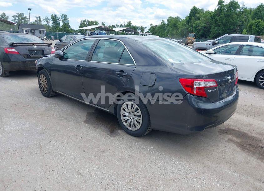 Photo 3 of 2014 Toyota Camry L/LE/SE/SE SPORT/XLE (VIN 4T1BF1FK9EU434595)