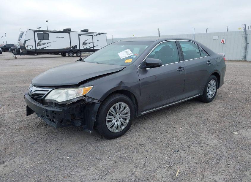 Photo 2 of 2014 Toyota Camry LE (VIN 4T1BF1FK9EU462509)