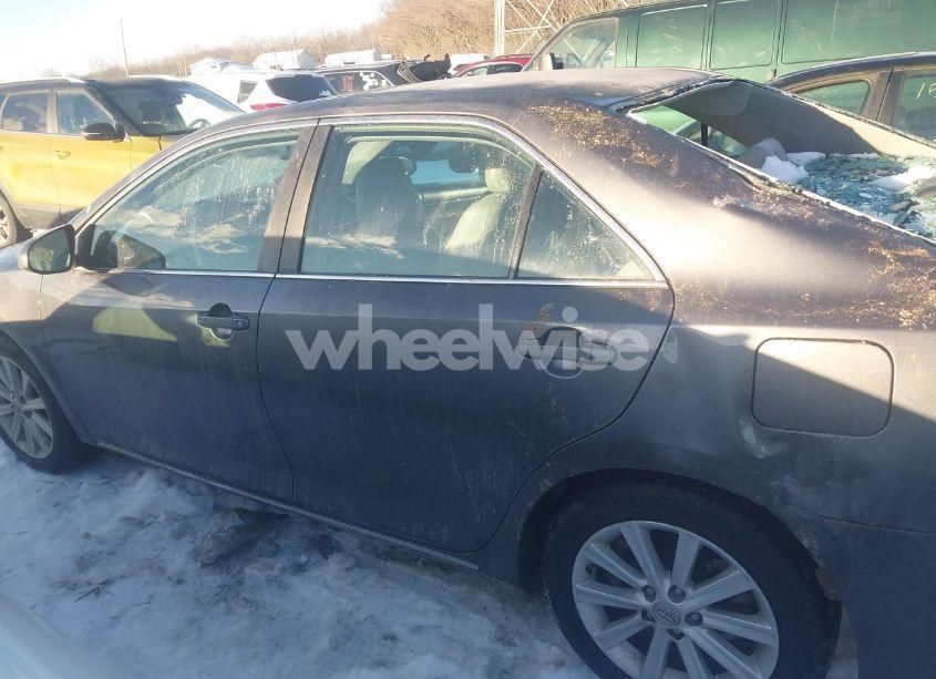 Photo 14 of 2014 Toyota Camry XLE (VIN 4T1BF1FK9EU727526)