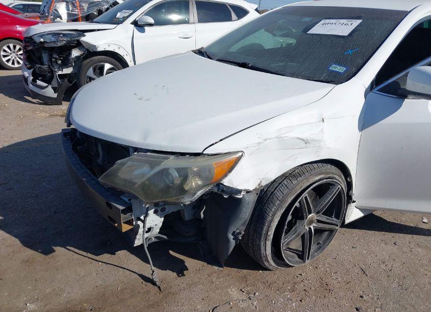 Photo 6 of 2014 Toyota Camry SE (VIN 4T1BF1FK9EU734377)