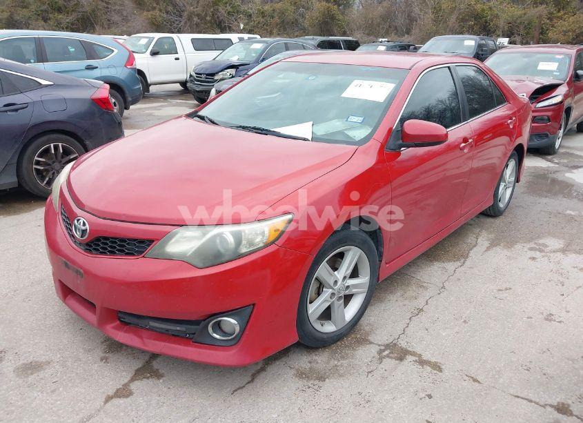 Photo 2 of 2014 Toyota Camry SE (VIN 4T1BF1FK9EU735917)