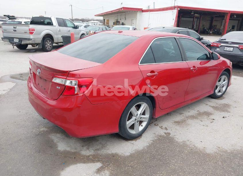Photo 4 of 2014 Toyota Camry SE (VIN 4T1BF1FK9EU735917)