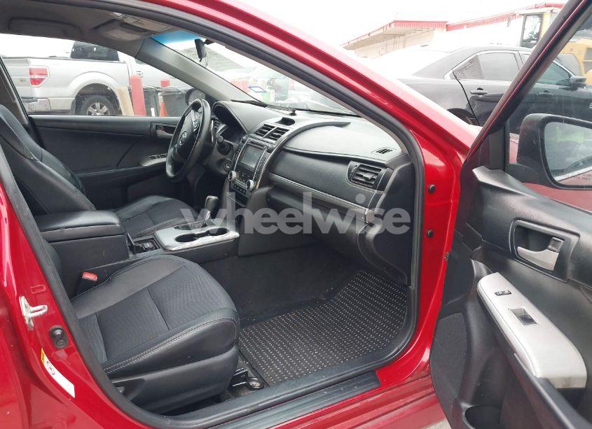 Photo 5 of 2014 Toyota Camry SE (VIN 4T1BF1FK9EU735917)