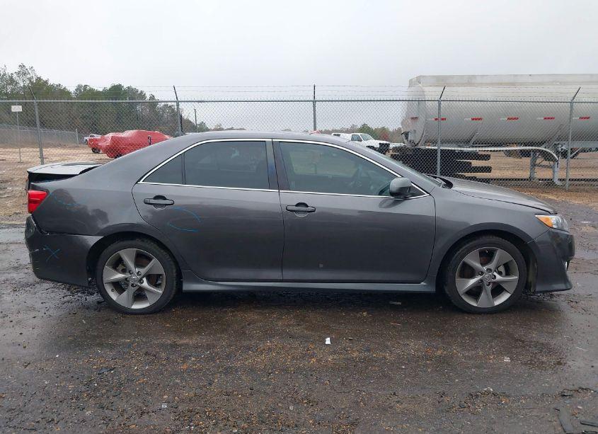 Photo 13 of 2014 Toyota Camry SE SPORT (VIN 4T1BF1FK9EU742236)