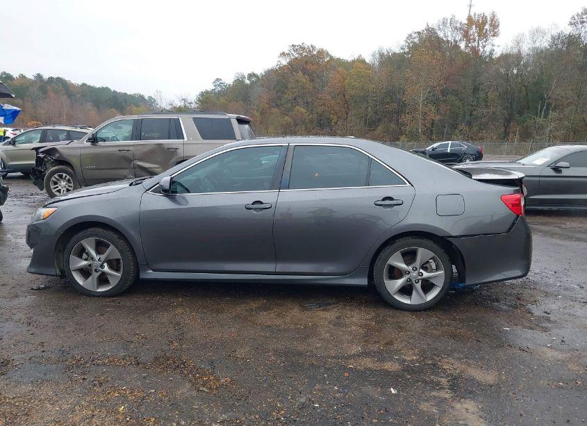 Photo 14 of 2014 Toyota Camry SE SPORT (VIN 4T1BF1FK9EU742236)