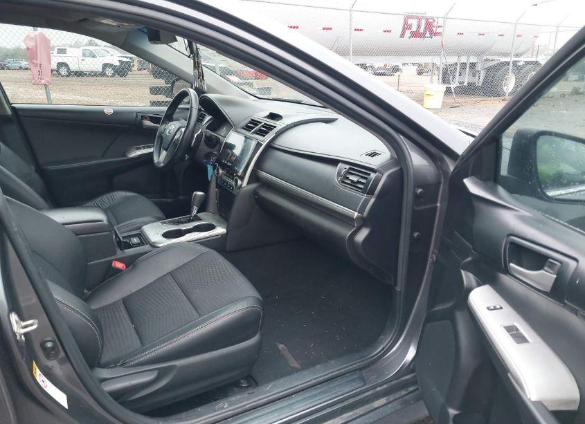 Photo 5 of 2014 Toyota Camry SE SPORT (VIN 4T1BF1FK9EU742236)