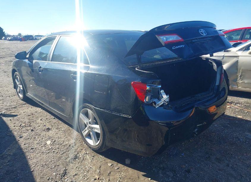 Photo 3 of 2014 Toyota Camry SE (VIN 4T1BF1FK9EU748067)