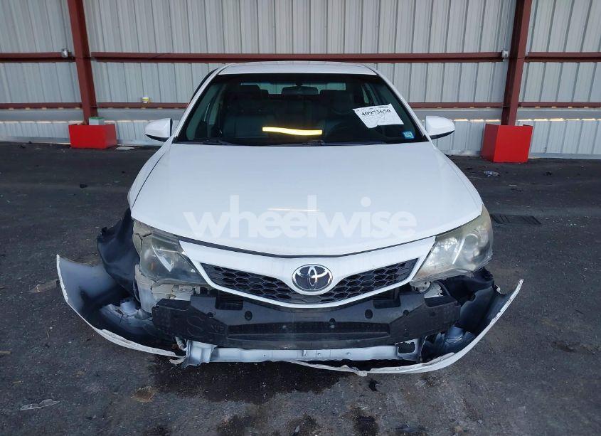 Photo 11 of 2014 Toyota Camry SE (VIN 4T1BF1FK9EU749719)